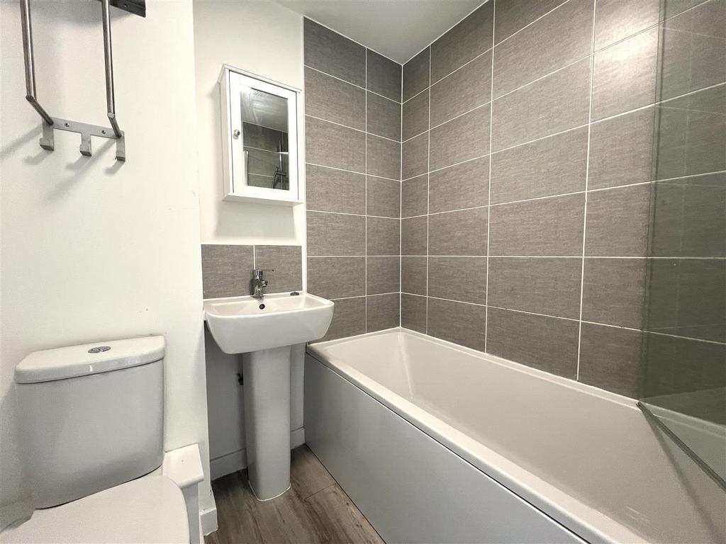 Bathroom.JPG
