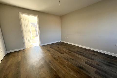 3 bedroom semi-detached house for sale, Neal Crescent, Wick, Littlehampton