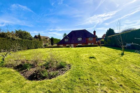 5 bedroom detached house to rent, St. Lawrence Avenue, Bidborough, TN4
