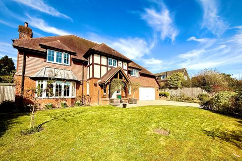 5 bedroom detached house to rent, St. Lawrence Avenue, Bidborough, TN4