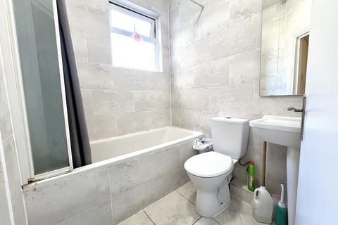 undefined, Grove Green Road, London, E11