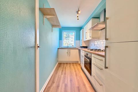 2 bedroom flat to rent, Surrenden Lodge, Brighton, BN1