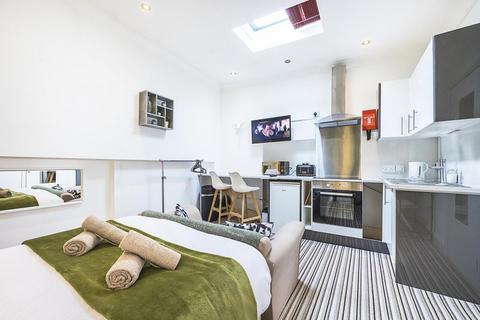Studio to rent, Studd Street, London N1