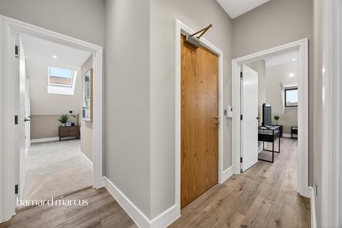 1 bedroom flat for sale, Abbotswood Road, London