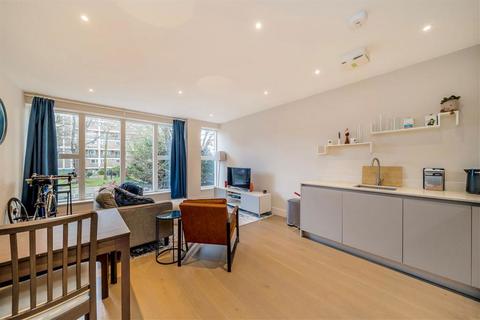 2 bedroom flat to rent, West Hill, London SW15