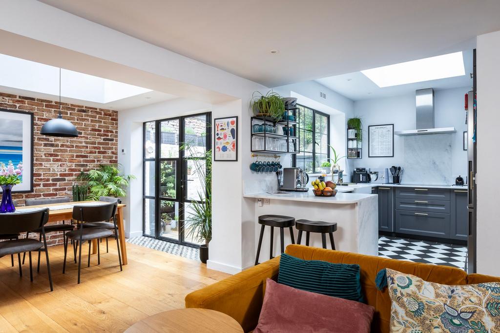 Snug and Dining Room