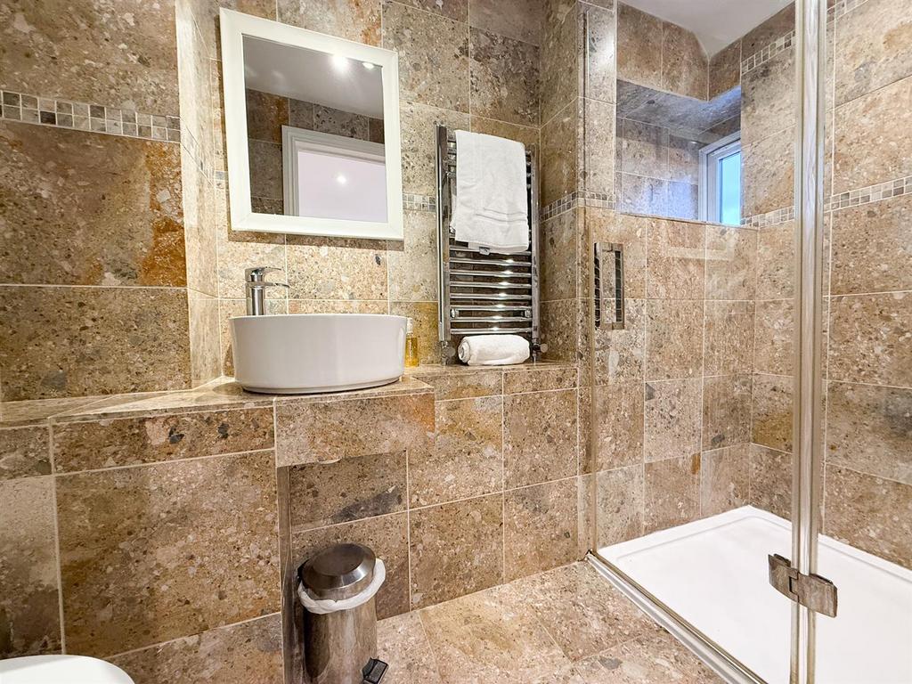 Bed 4 En Suite