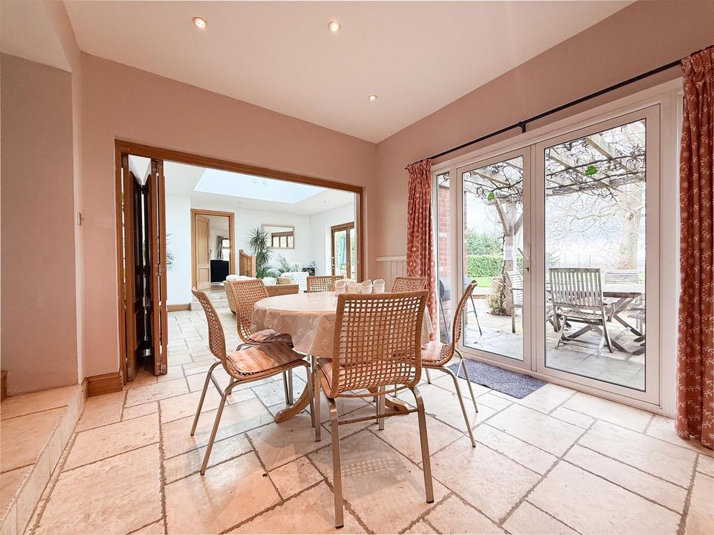 Breakfast Room