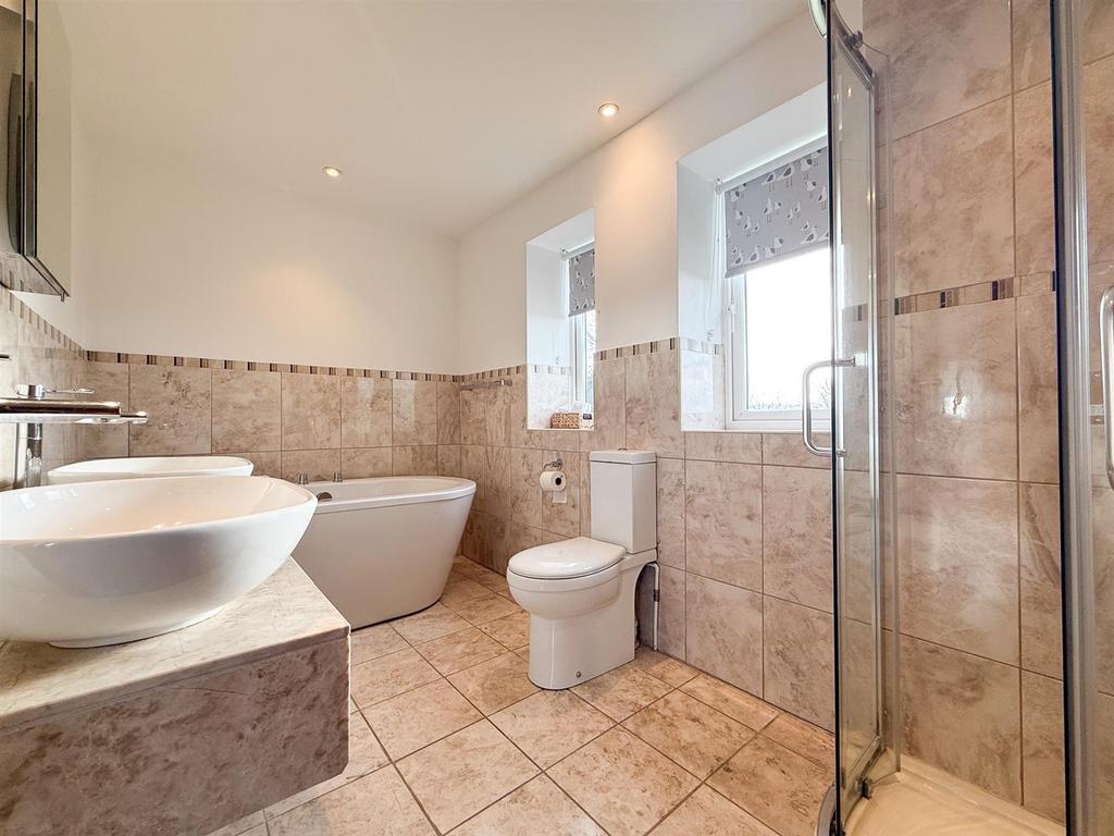 Bed 1 En Suite