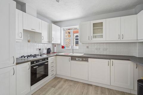 2 bedroom flat for sale, Skillen Lodge, 552 Uxbridge Road, Pinner, HA5 3PR