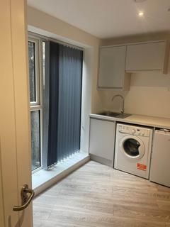 undefined, Gunnersbury Avenue, Acton