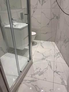 Studio to rent, Alfred Road, London