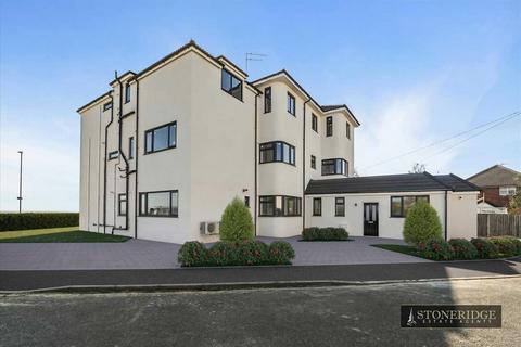 2 bedroom apartment for sale, Walton on the Naze CO14