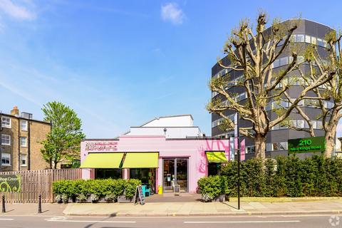 Property to rent, 210 New Kings Rd London SW6 4NZ