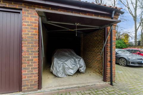 undefined, Millside Place, Old Isleworth, Isleworth, TW7
