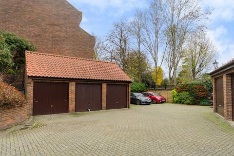 Garage for sale, Millside Place, Old Isleworth, Isleworth, TW7