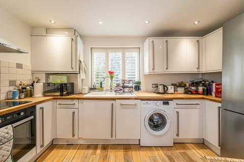 2 bedroom apartment to rent, Ridgway Wimbledon SW19