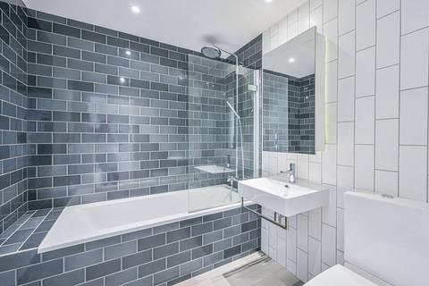 1 bedroom flat to rent, Liner House, E14, Royal Docks, London, E16