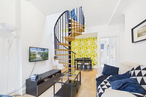2 bedroom flat for sale, De Montfort Road, Reading, RG1