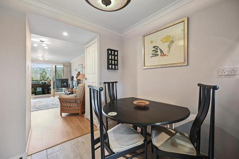 2 bedroom flat for sale, Justin Close, Brentford