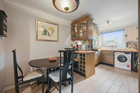 2 bedroom flat for sale, Justin Close, Brentford