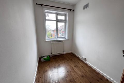 4 bedroom semi-detached house to rent, Girton Avenue, Kingsbury, NW9