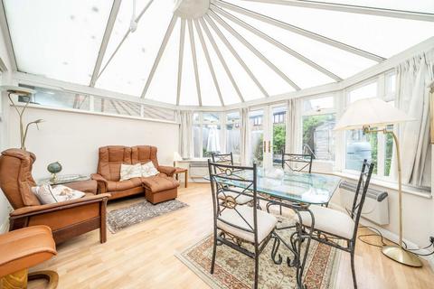 3 bedroom house for sale, Nursery Gardens, Hampton TW12