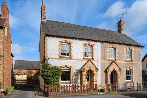 undefined, Kineton
