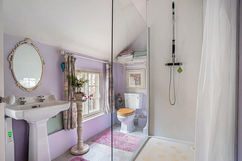 Ensuite shower room
