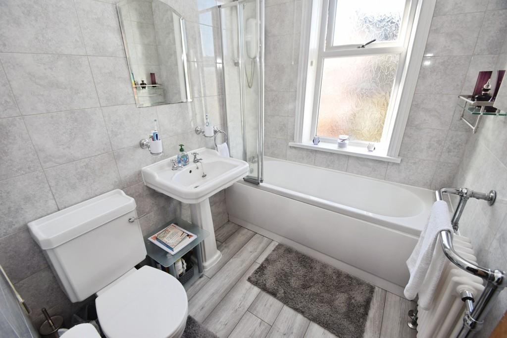 5040f2a6-Bathroom