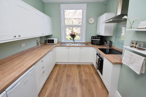 6 bedroom semi-detached house for sale, Farfield Road, Bradford BD18