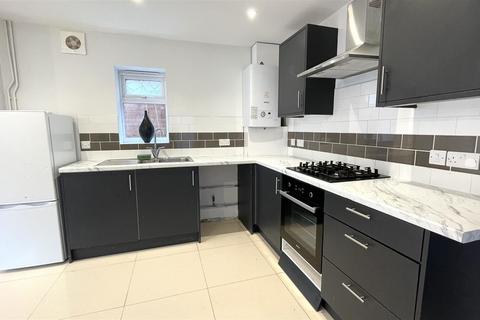 2 bedroom semi-detached house to rent, Haviland Road East, Bournemouth
