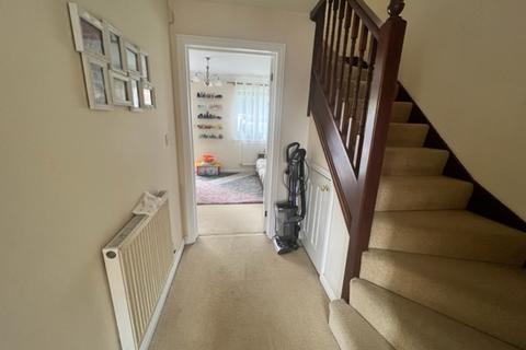 3 bedroom semi-detached house to rent, Baird Close, Yaxley, Peterborough