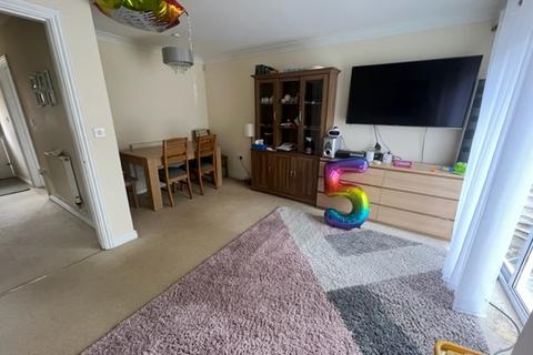 3 bedroom semi-detached house to rent, Baird Close, Yaxley, Peterborough