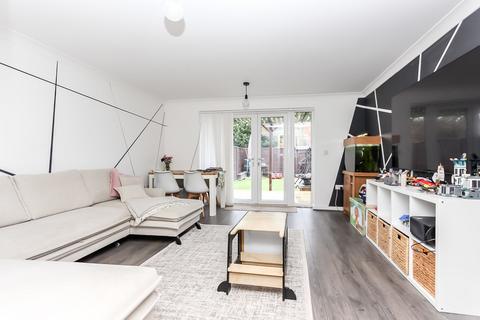 3 bedroom end of terrace house for sale, Compton Road, Wellingborough NN8