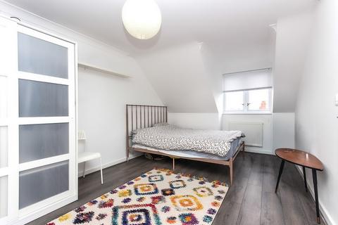 3 bedroom end of terrace house for sale, Compton Road, Wellingborough NN8