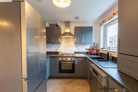 3 bedroom townhouse for sale, Lakeview Grove, Glasgow, G33 1FU