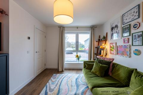 3 bedroom townhouse for sale, Lakeview Grove, Glasgow, G33 1FU