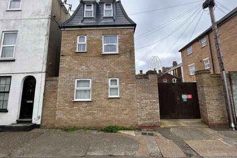 3 bedroom apartment for sale, Wellington Road, Great Yarmouth