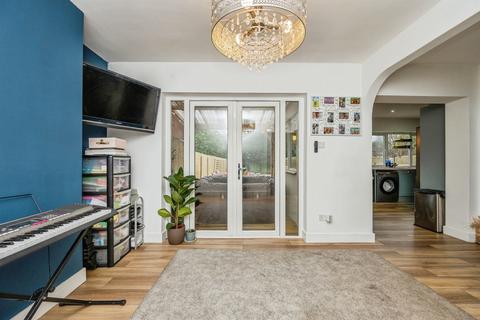 4 bedroom end of terrace house for sale, Bruce Road, Kidderminster