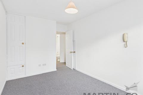 undefined, Tudor Walk