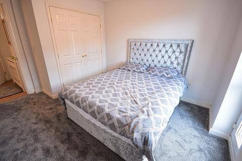 2 bedroom apartment to rent, Main Street, Solihull B90