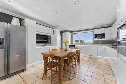 4 bedroom detached house for sale, Deenethorpe, Deenethorpe NN17