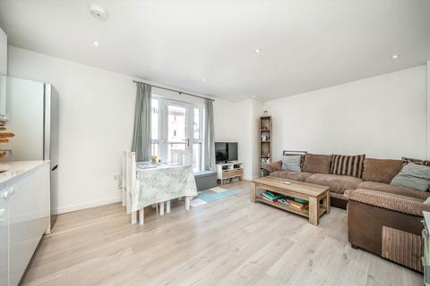 1 bedroom flat to rent, Sidmouth Avenue, Isleworth TW7