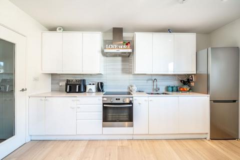1 bedroom flat to rent, Sidmouth Avenue, Isleworth TW7