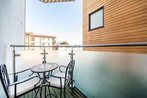 1 bedroom flat to rent, Sidmouth Avenue, Isleworth TW7