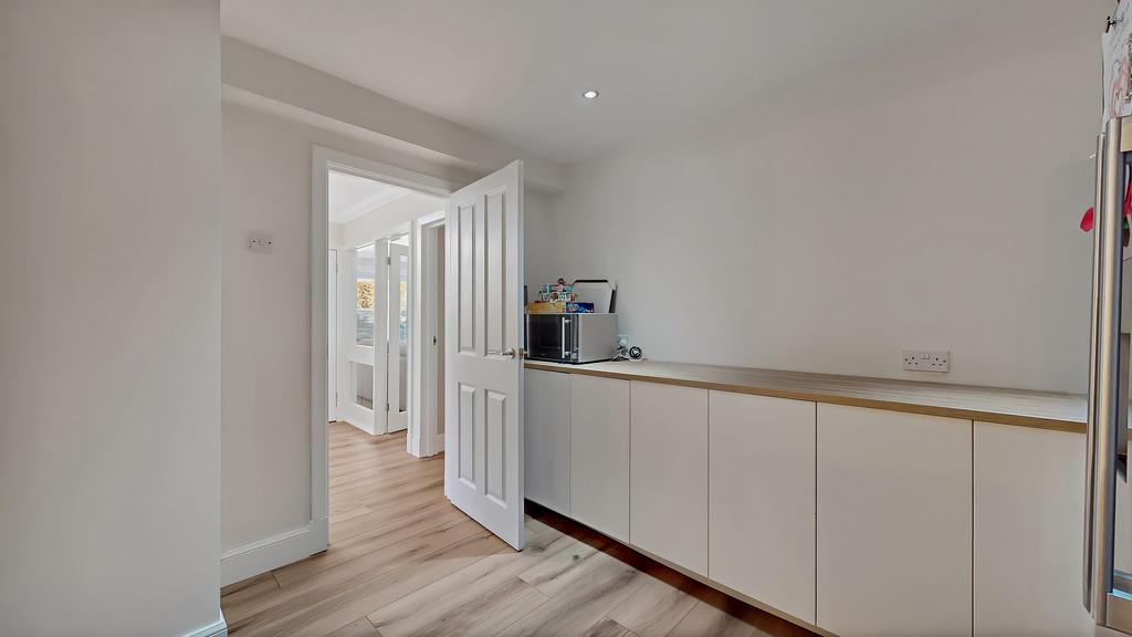 61-print-2 Glenclune Court 50