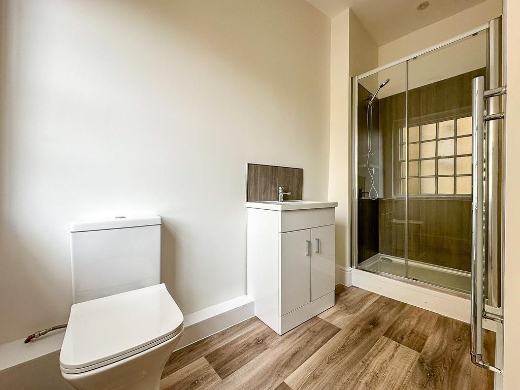 Bedroom One Ensuite (1)