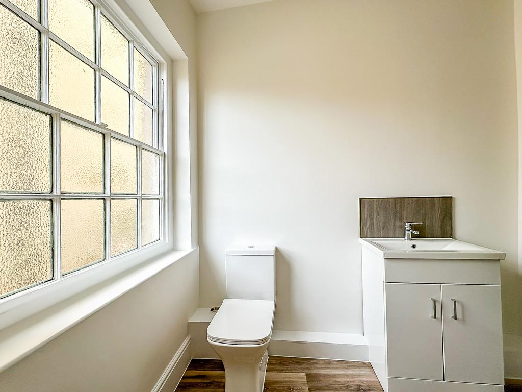 Bedroom One Ensuite (2)