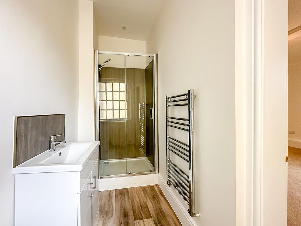 Bedroom One Ensuite (3)